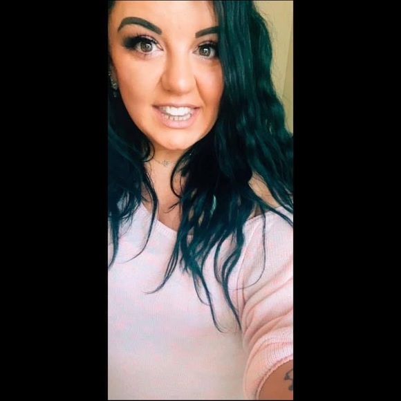 Meet your Posher, Zita - Picture 1 of 1